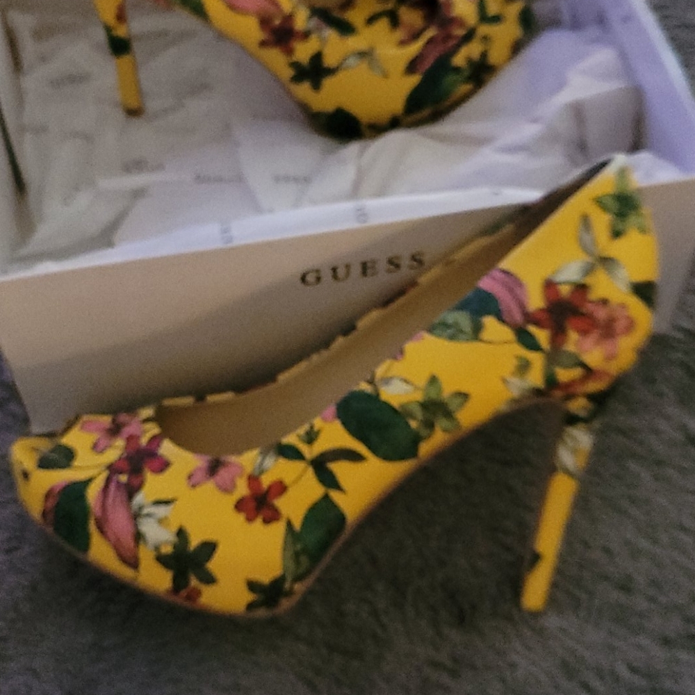 Guess heels - Picture 3 of 7